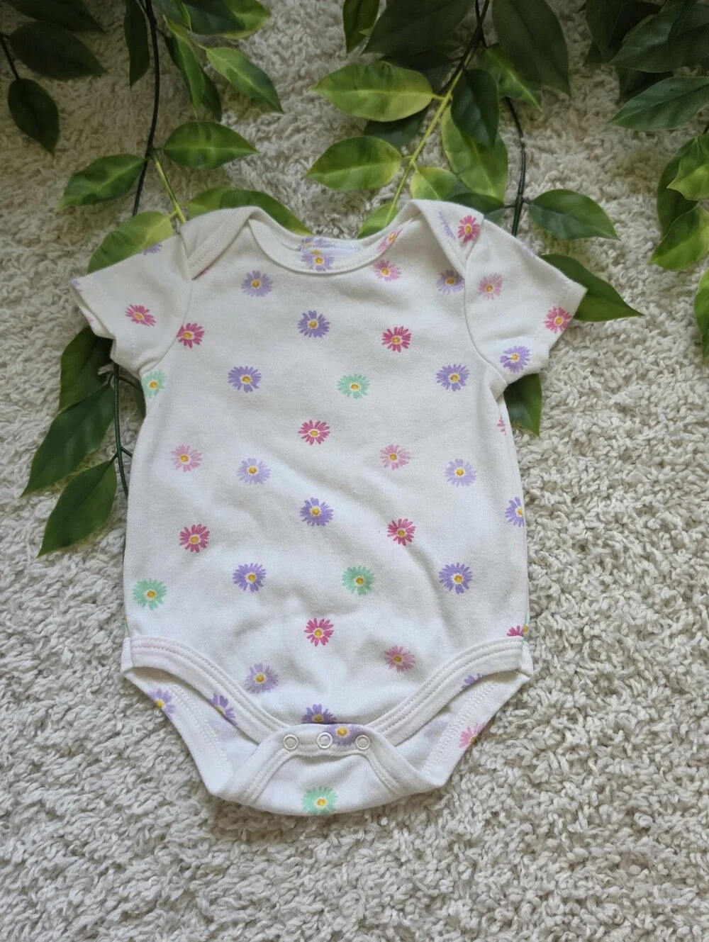 Baby Girl Daisy Onesie (6-9 Months)